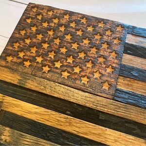 HERITAGE FLAG COMPANY Classic Cask Wooden American Flag 12x6”.